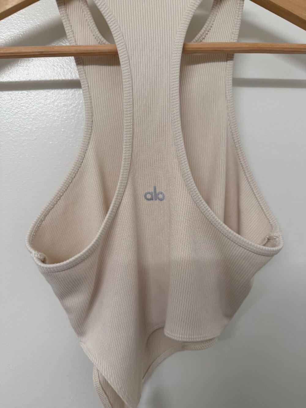 Alo Yoga Alosoft Ribbed Revelation Tank - Picture 5 of 9